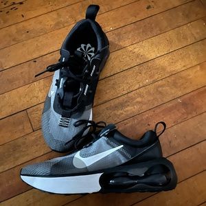 Barely worn Nike’s